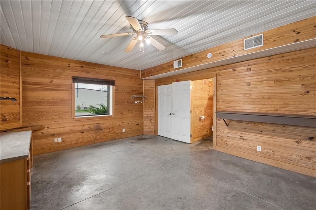 990 Premier Drive — photo 12