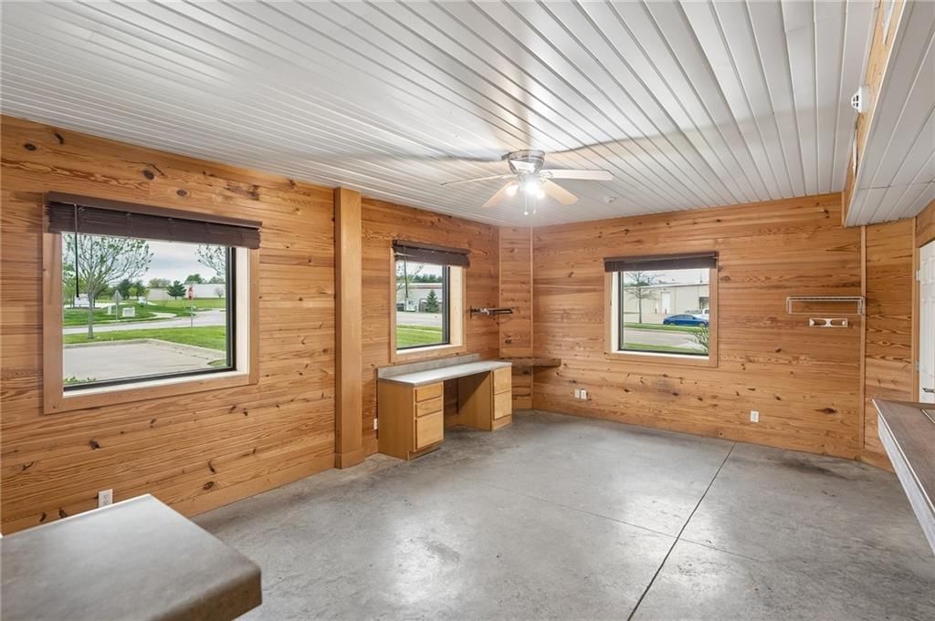 990 Premier Drive — photo 13