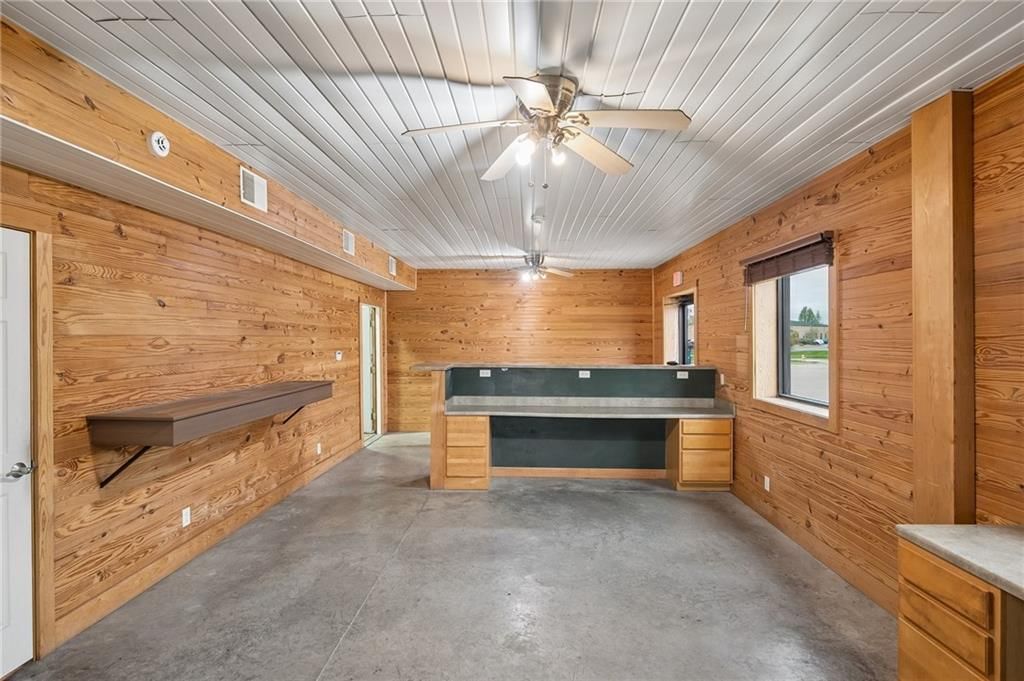 990 Premier Drive — photo 14