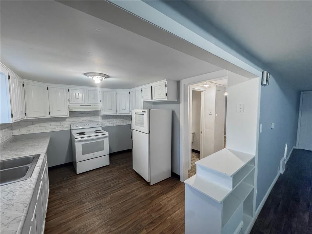 930 E Stone Street — photo 5