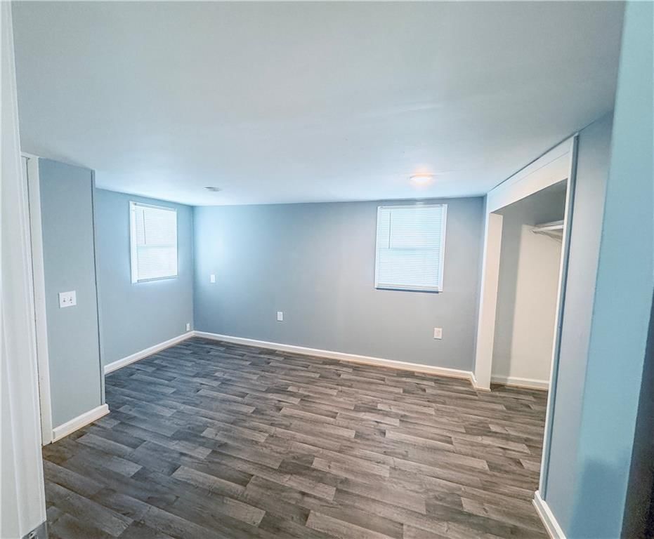 930 E Stone Street — photo 6
