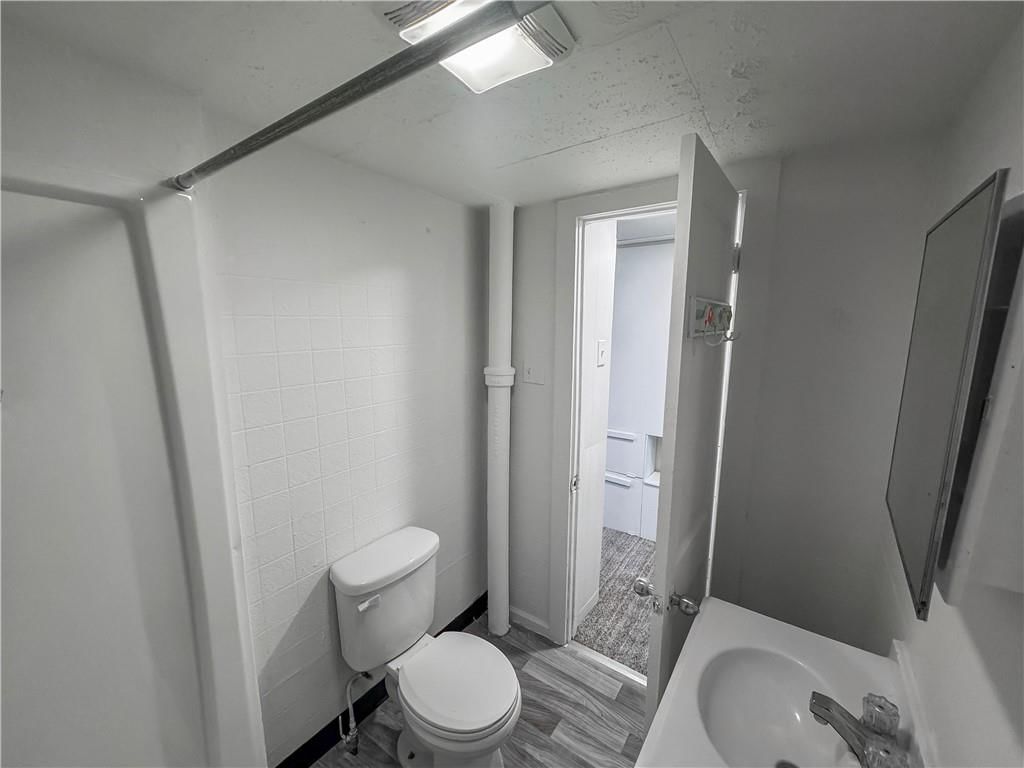 930 E Stone Street — photo 9