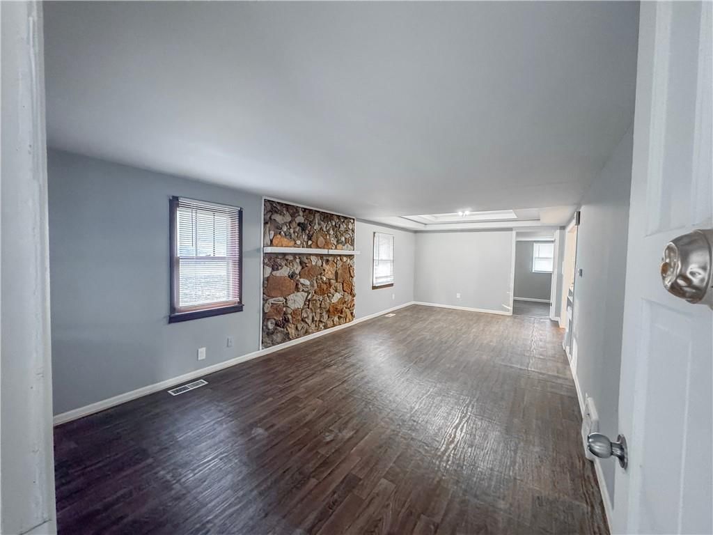 930 E Stone Street — photo 13