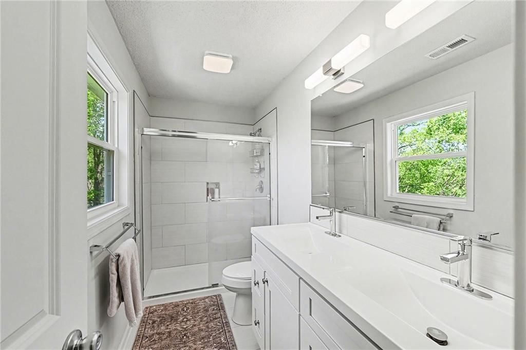 6330 N Bedford Avenue — photo 13