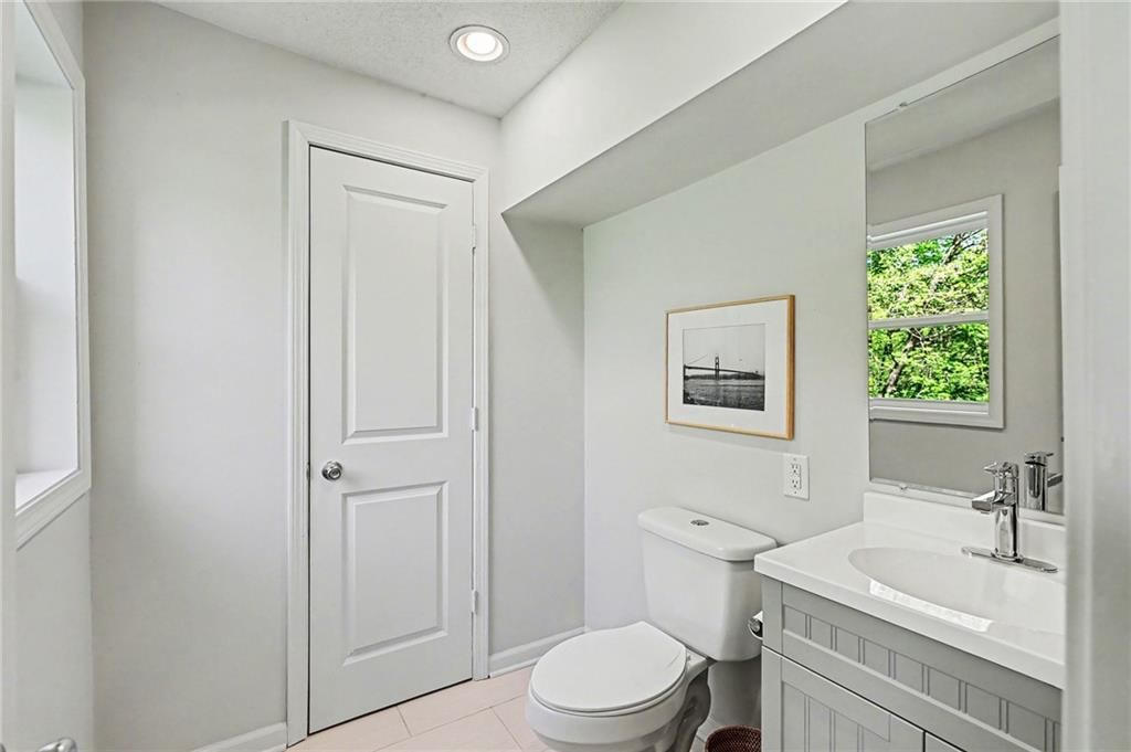 6330 N Bedford Avenue — photo 20