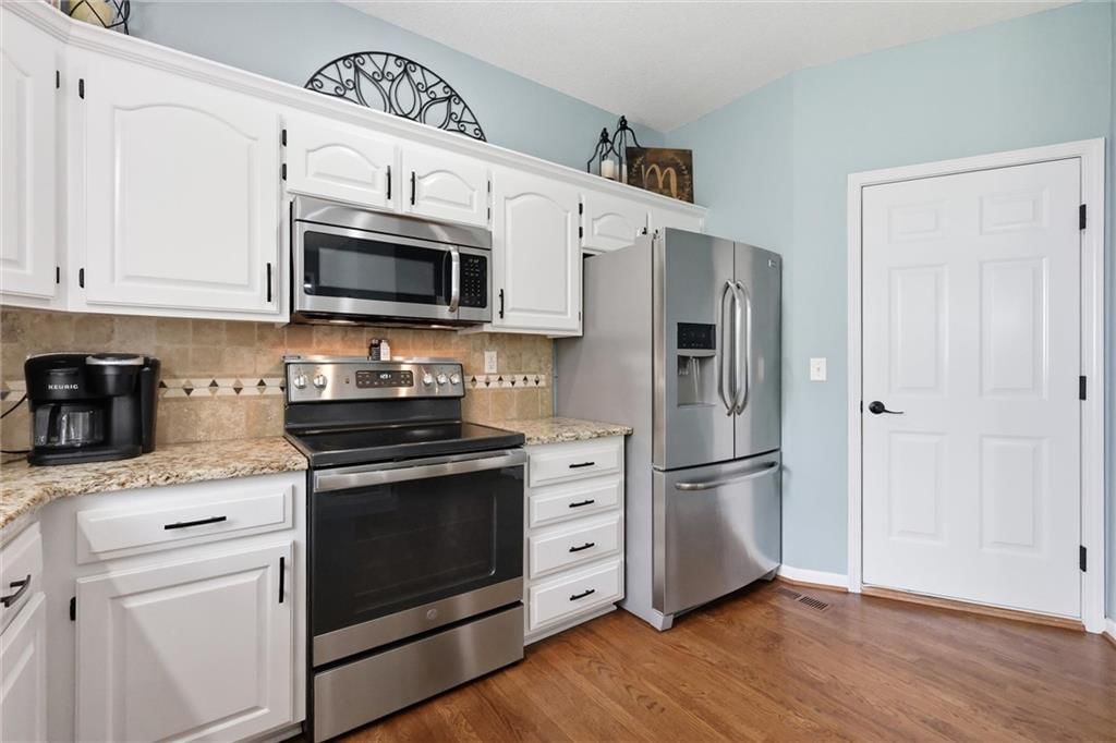21409 W 50th Terrace — photo 9