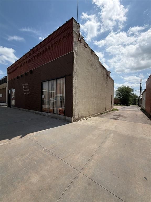 715 Bridge St Street — photo 2