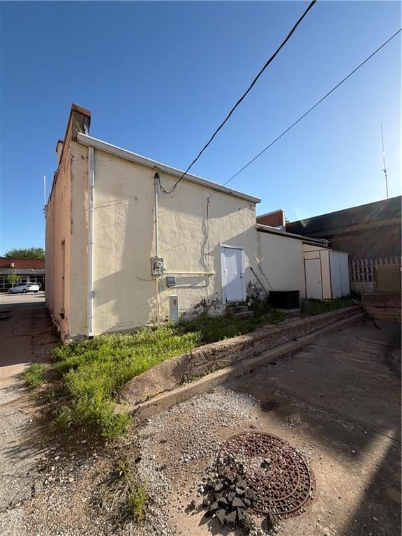 715 Bridge St Street — photo 3