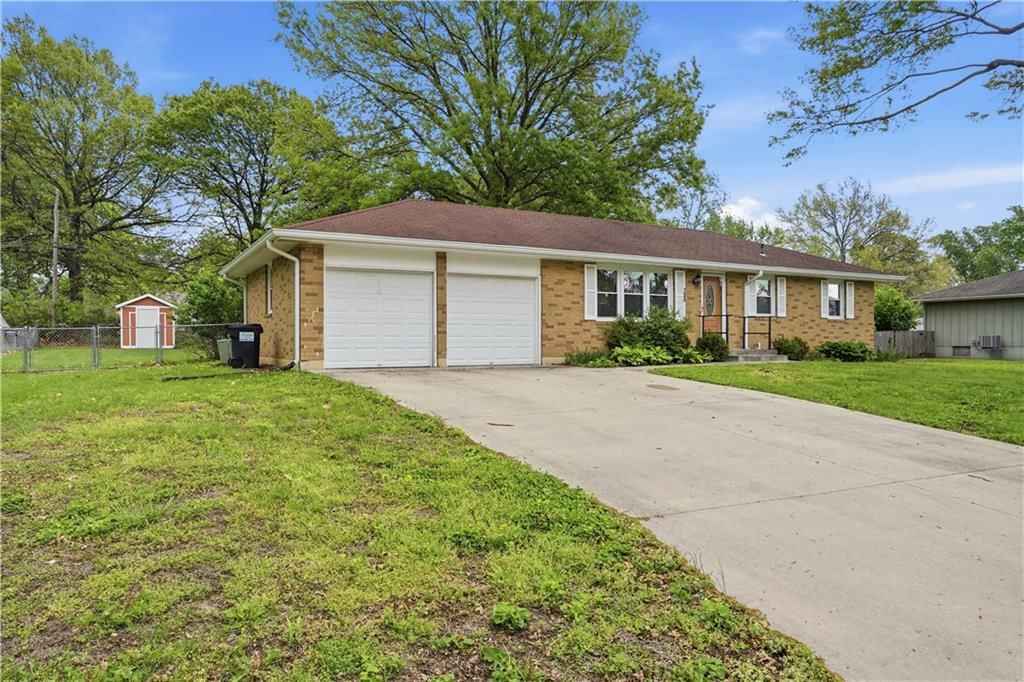 705 SW Maple Lane — photo 3