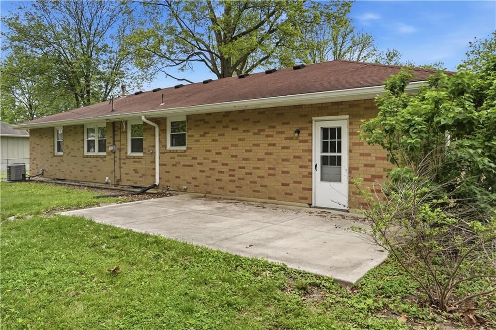 705 SW Maple Lane — photo 8