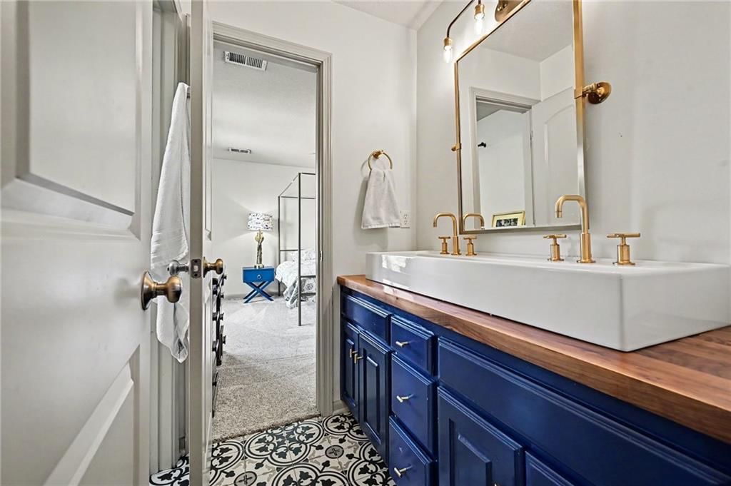 6730 Meyers Circle — photo 29