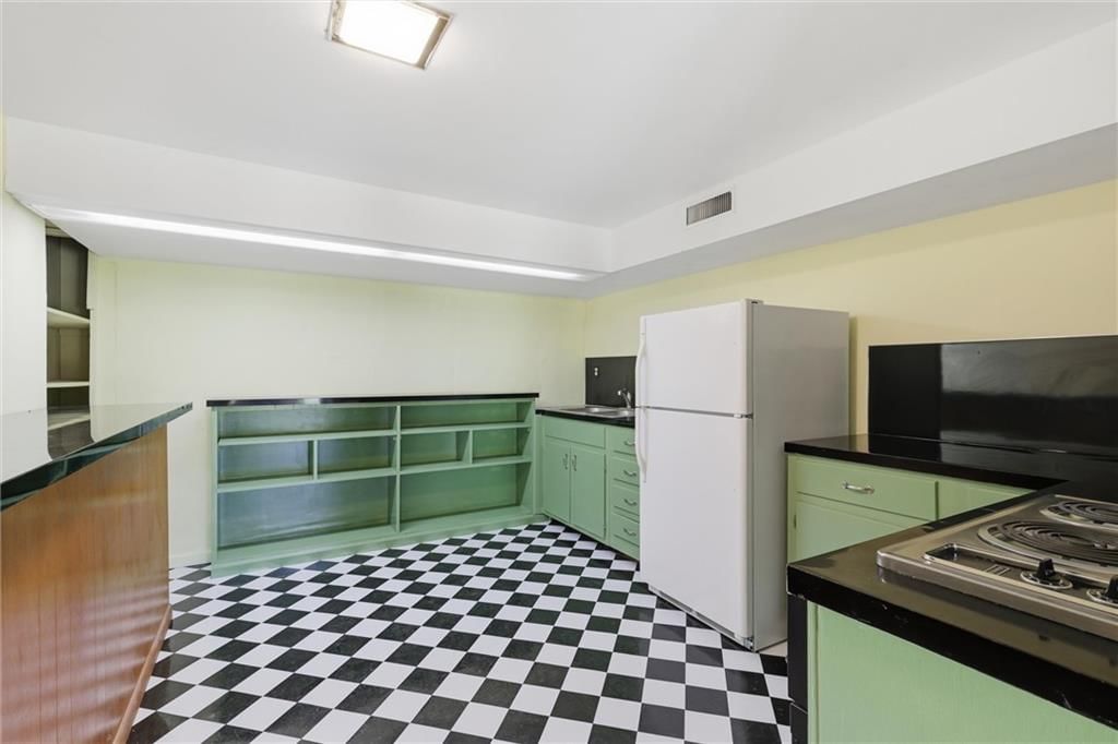 2400 Orchard Lane — photo 31