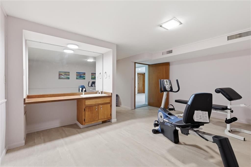 2400 Orchard Lane — photo 35
