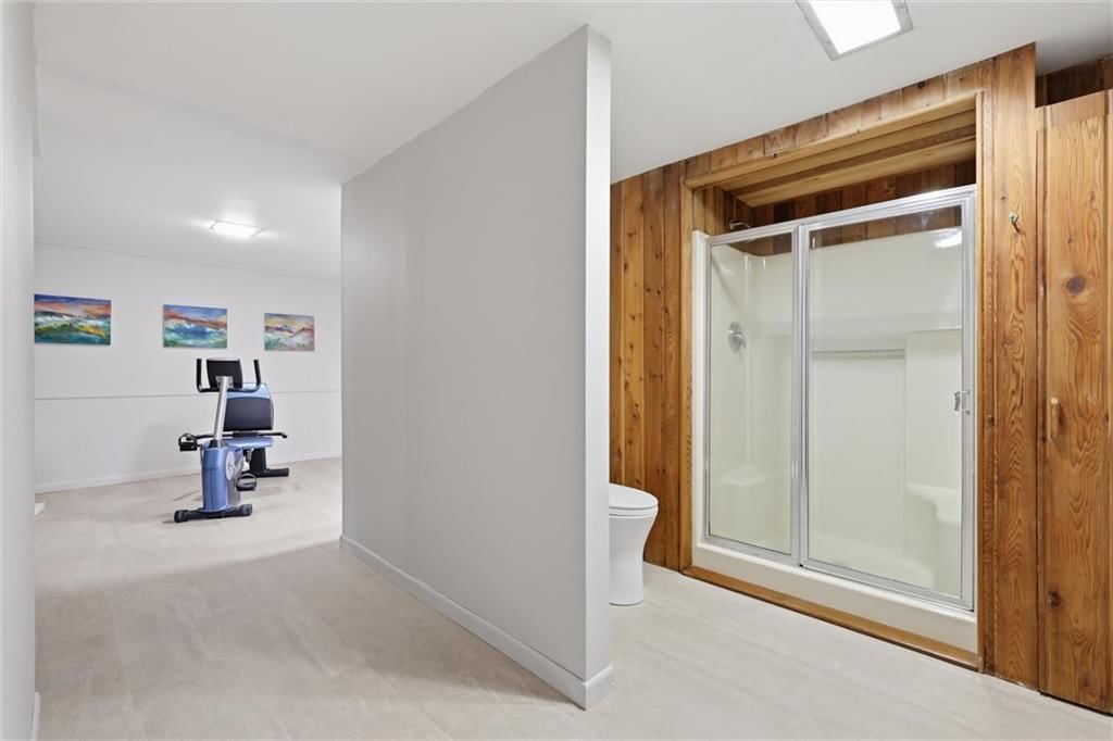 2400 Orchard Lane — photo 36