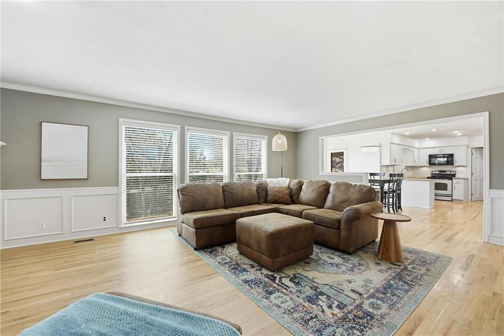12402 Mastin Street — photo 10