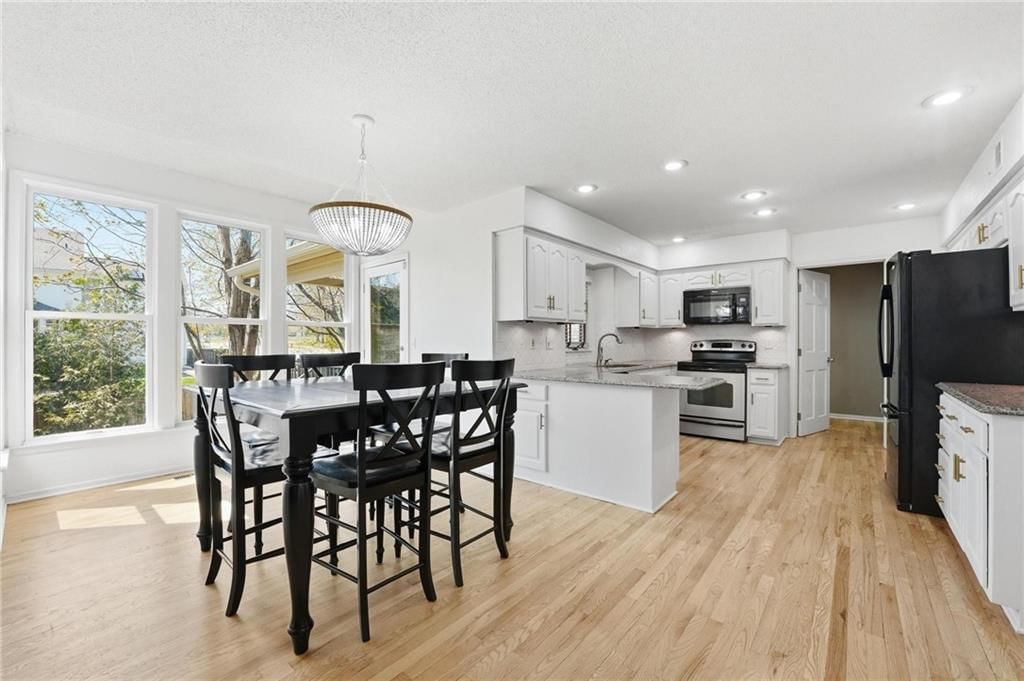 12402 Mastin Street — photo 12