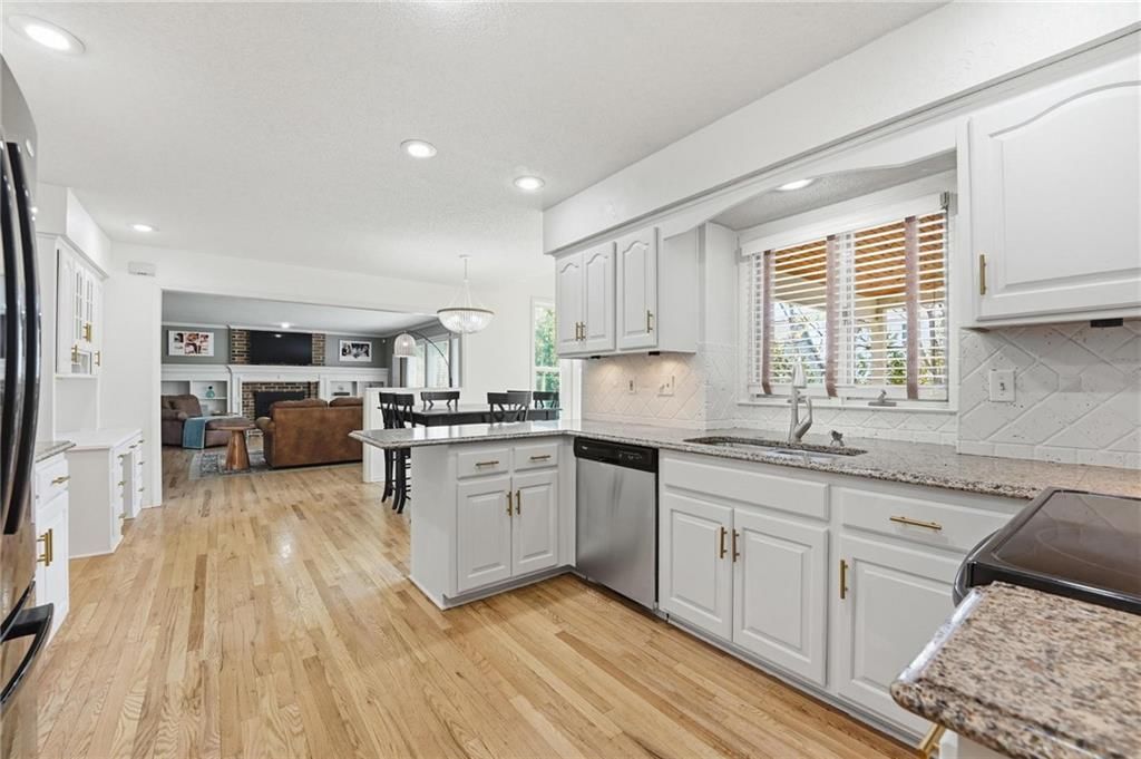 12402 Mastin Street — photo 18