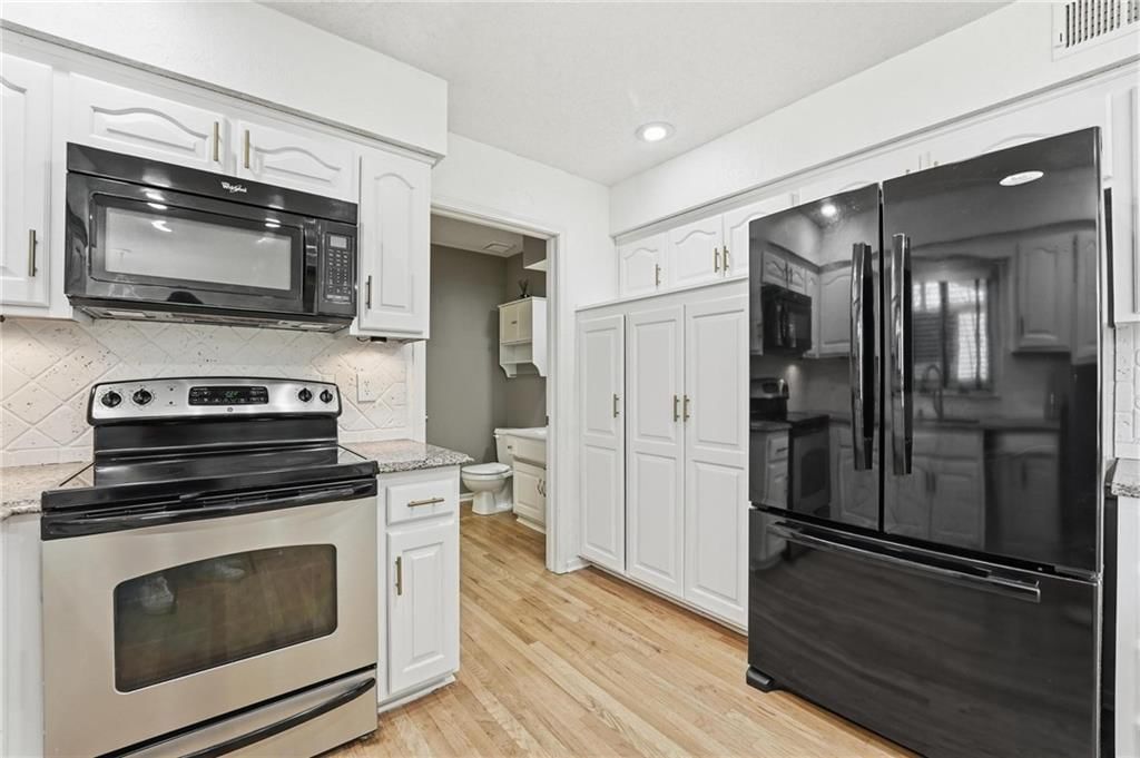 12402 Mastin Street — photo 19