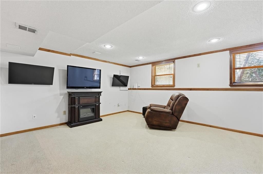 12402 Mastin Street — photo 55