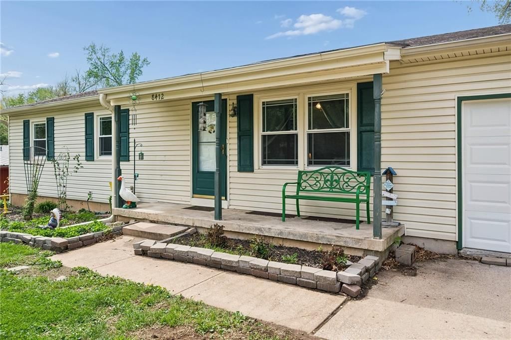 8412 England Street — photo 2