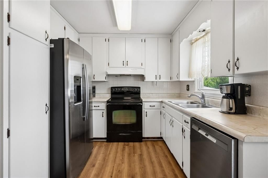 8412 England Street — photo 7