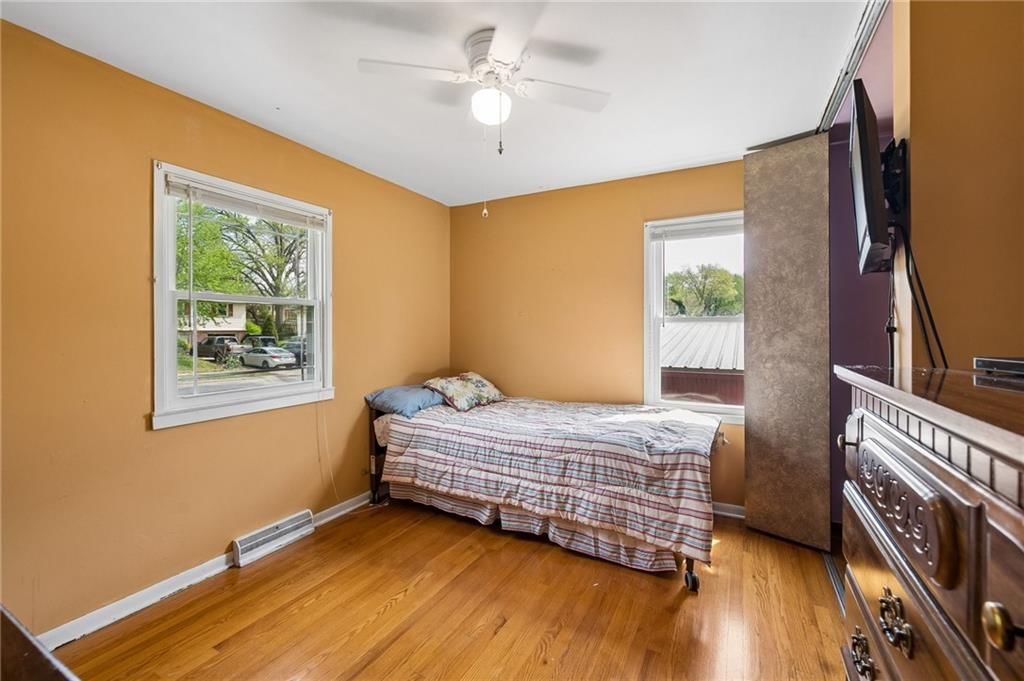 8412 England Street — photo 11