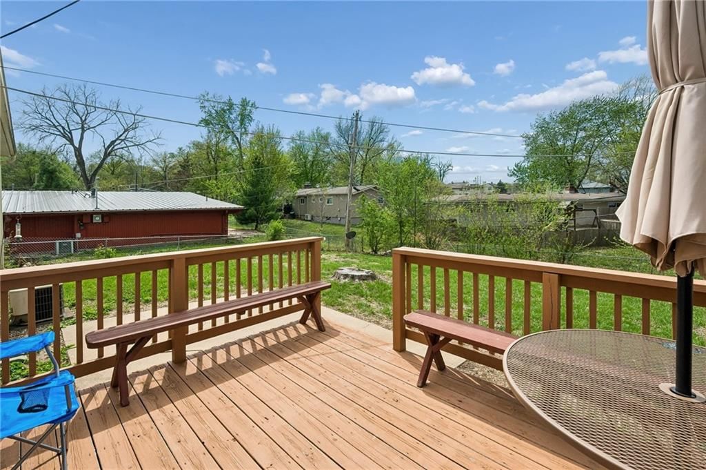 8412 England Street — photo 29