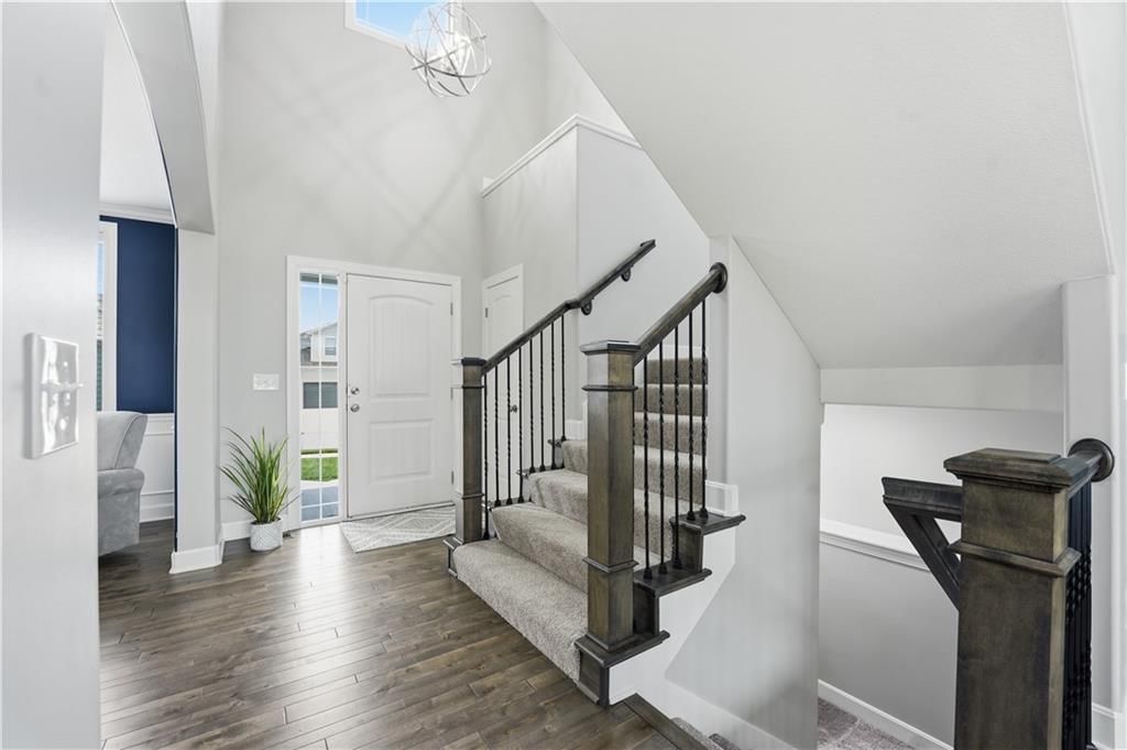 18933 W 168th Street — photo 4
