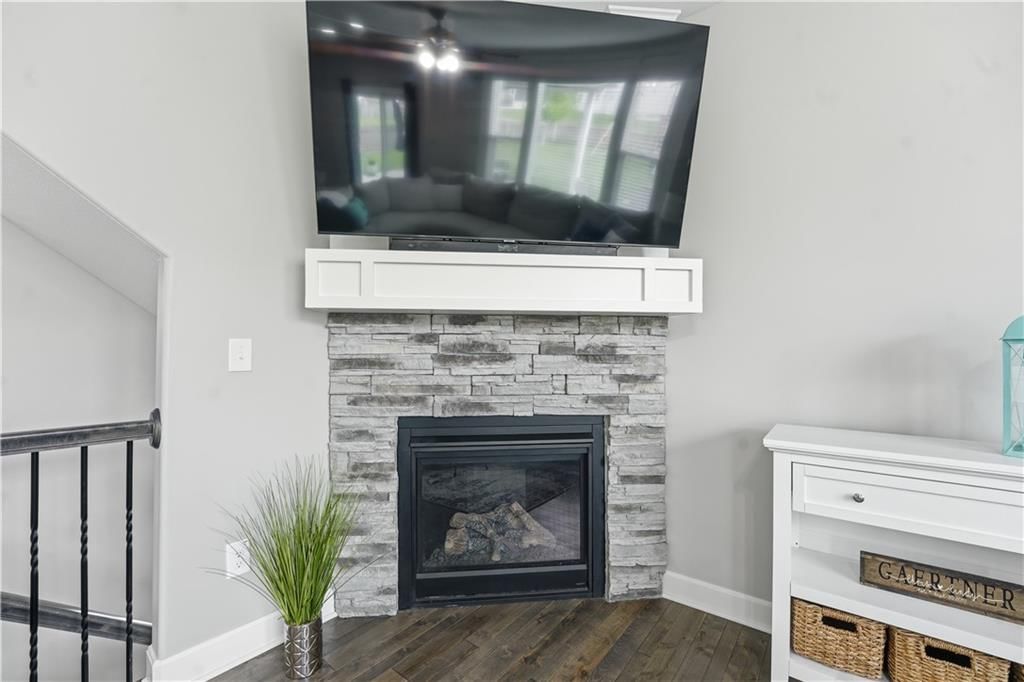 18933 W 168th Street — photo 11