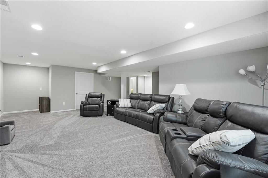 18933 W 168th Street — photo 44
