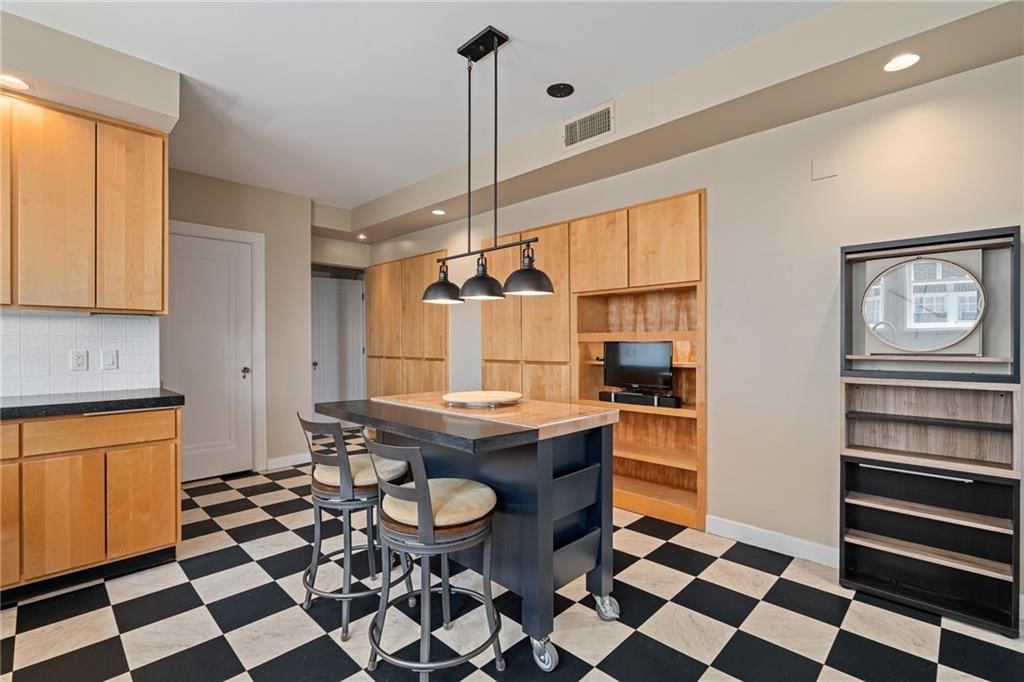 4618 Warwick Boulevard — photo 18