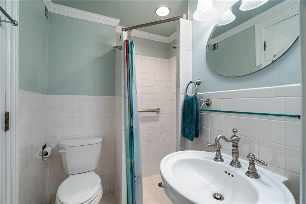 4618 Warwick Boulevard — photo 28