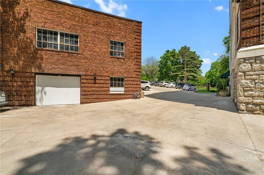 4618 Warwick Boulevard — photo 35