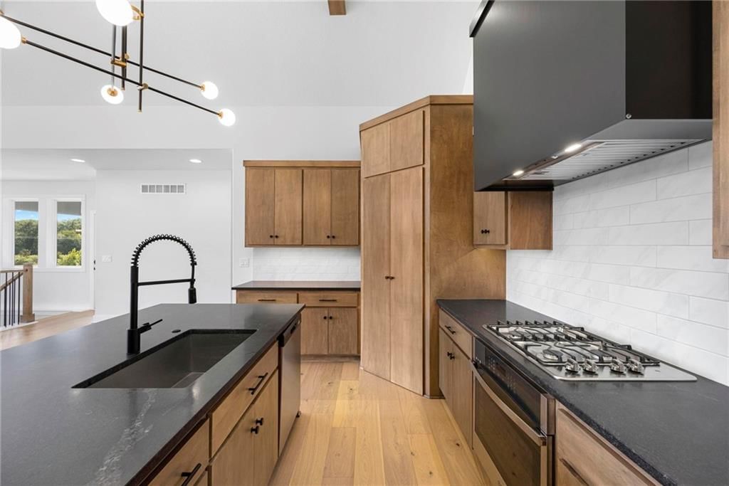 18625 Reinhardt Street — photo 17
