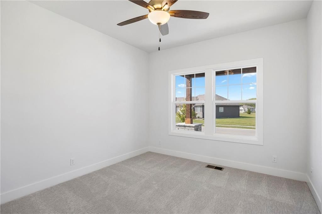 18625 Reinhardt Street — photo 41