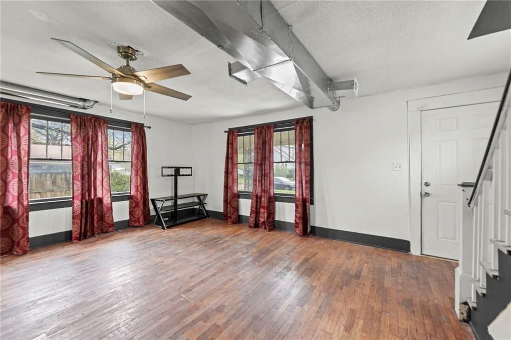 210 E 12th Street — photo 16