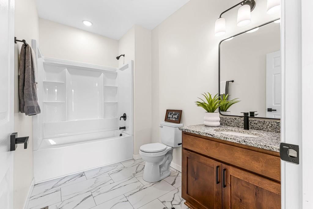 1911 Oscar Street — photo 14