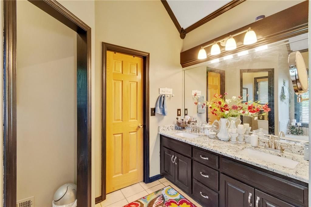 15733 Pine Circle — photo 20