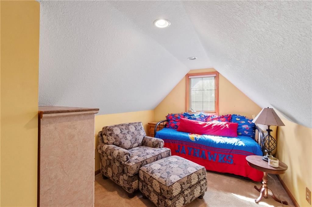 15733 Pine Circle — photo 26