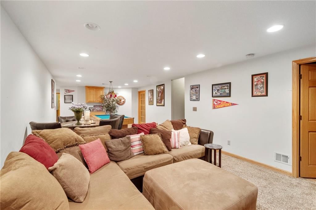 15733 Pine Circle — photo 33