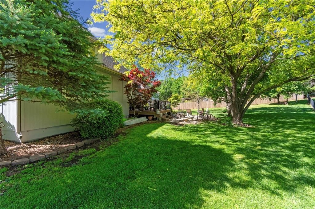 15733 Pine Circle — photo 35