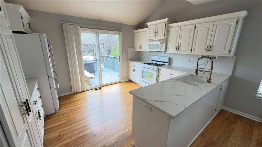 14912 Pine View Drive — photo 9