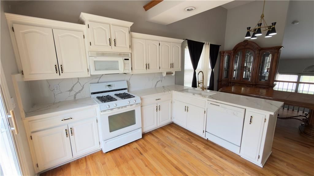 14912 Pine View Drive — photo 11