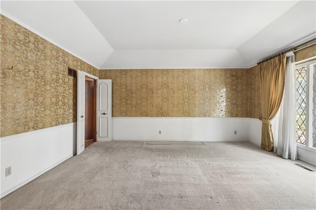 911 W 111th Terrace — photo 5