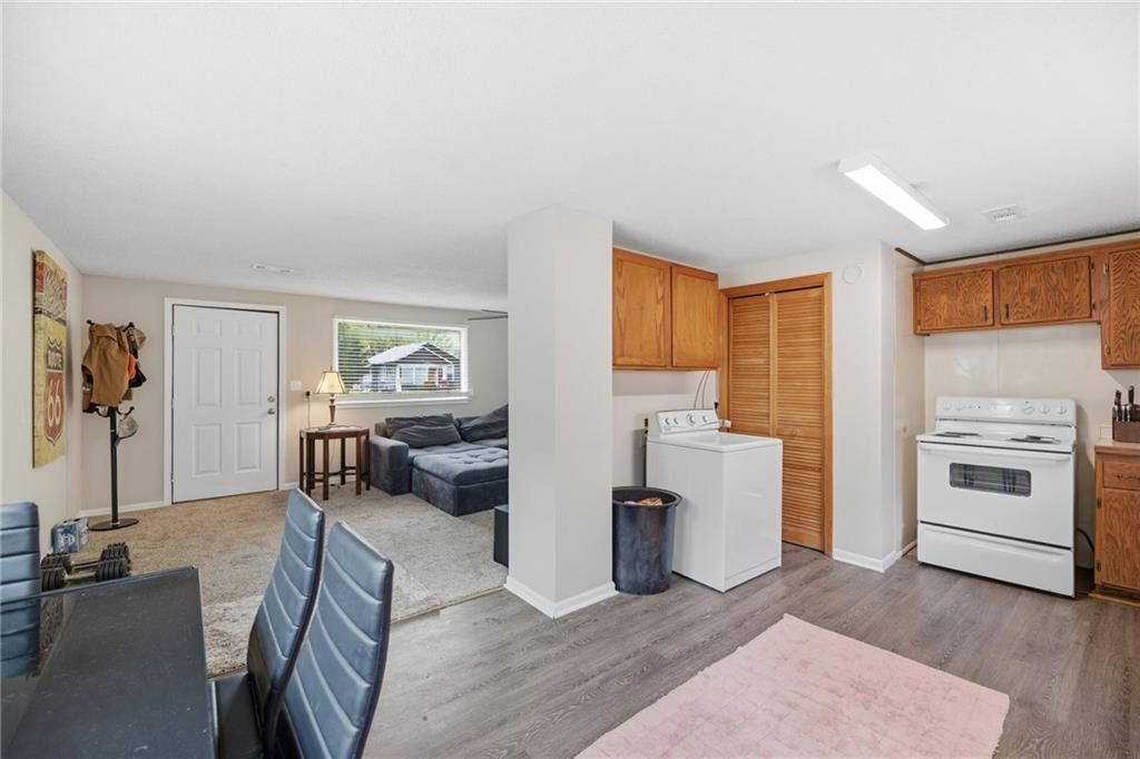 735 S Willow Street — photo 8