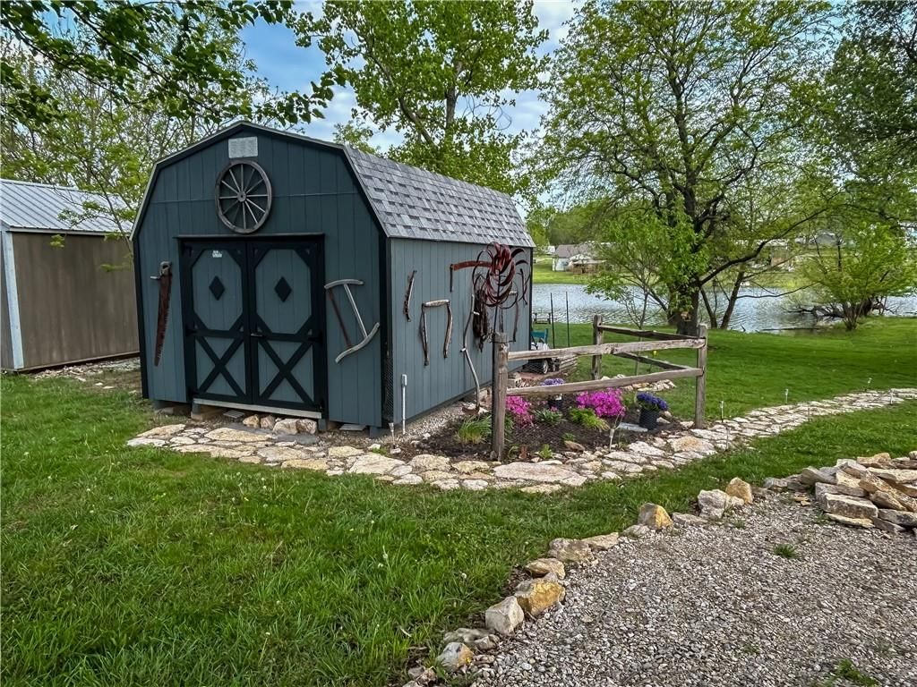 134 N Linn Valley Drive — photo 41