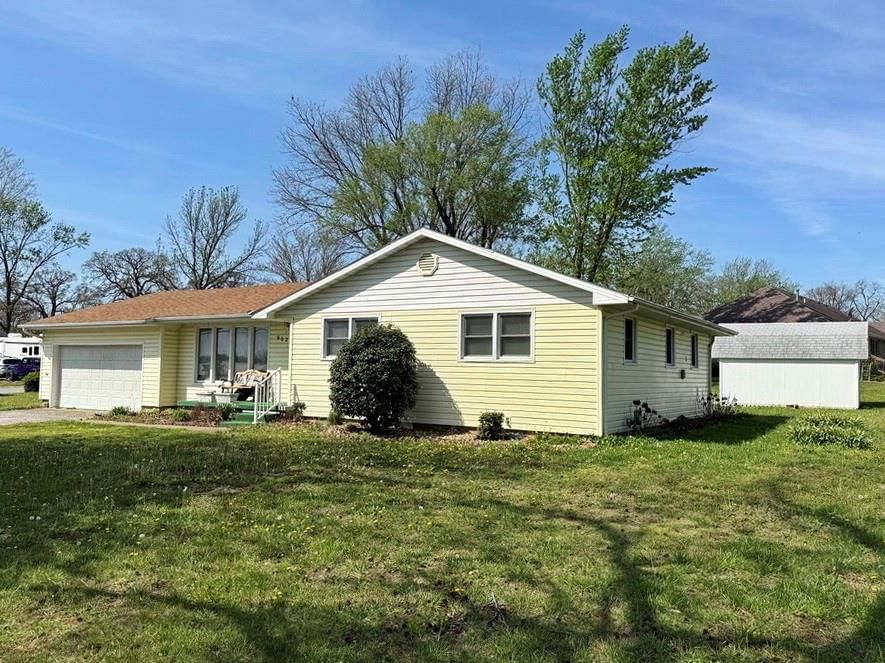 902 S First Street — photo 3