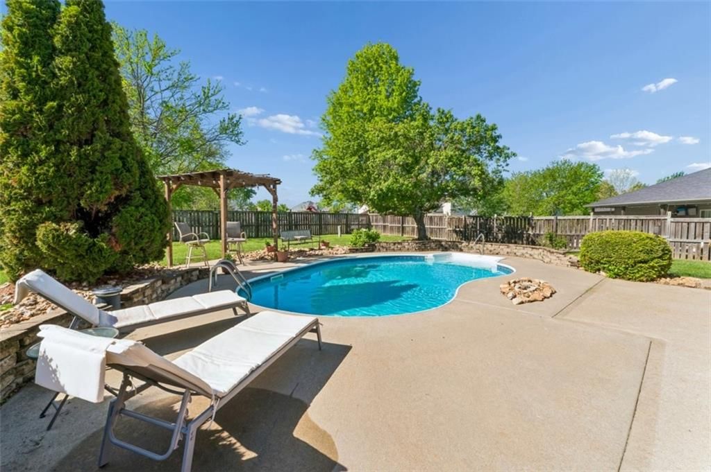 1011 Foxtail Drive — photo 11