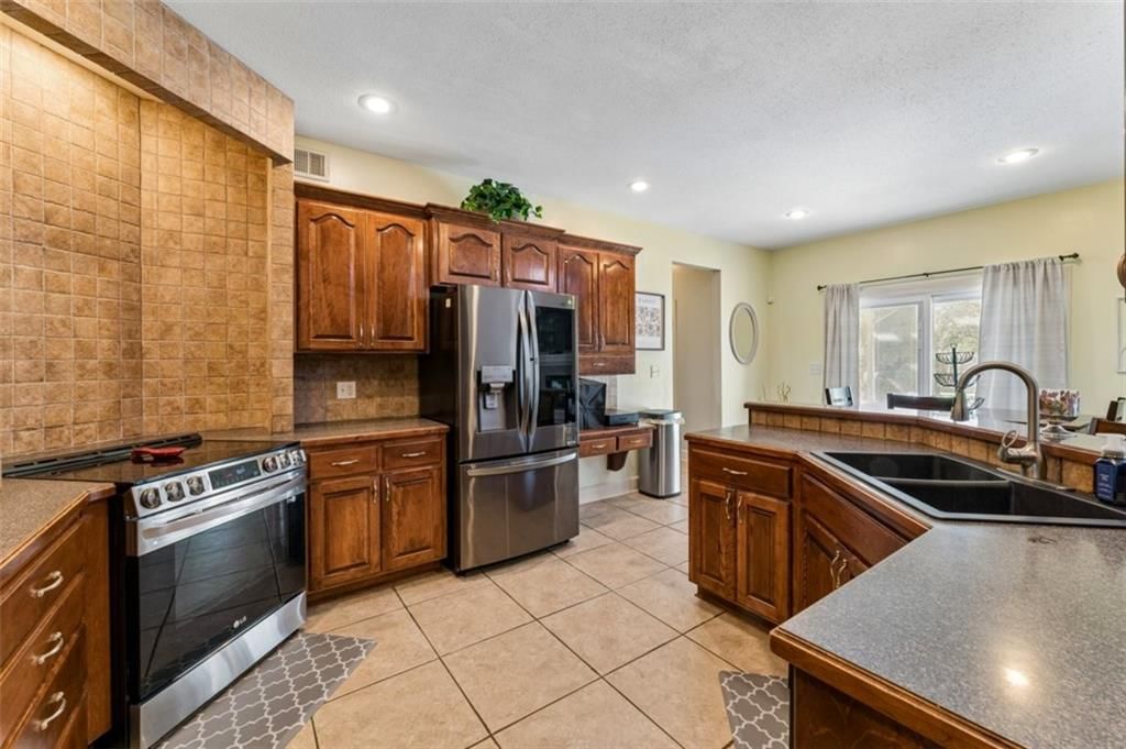 1011 Foxtail Drive — photo 22