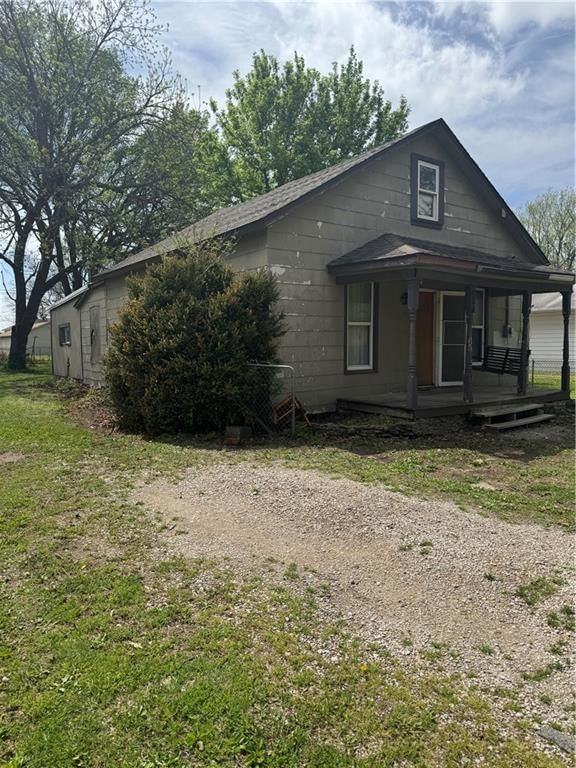 614 W 7th Avenue, Garnett, KS